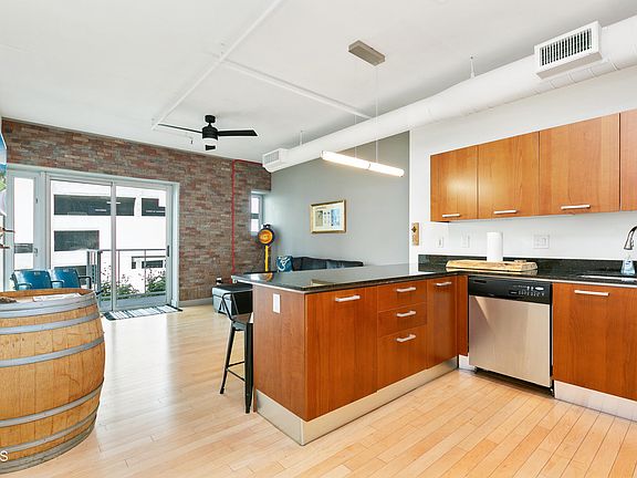 3rd image of 645 W 9th St APT 306