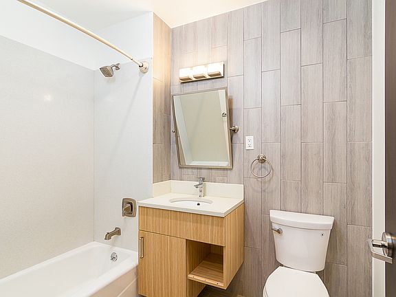 4th image of 227 Grand St APT 5E