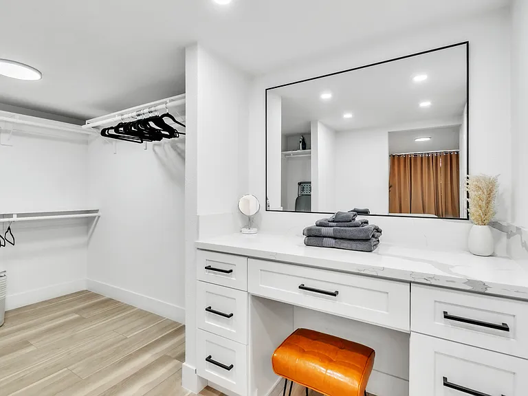 3930 University Center Dr — Photo 24