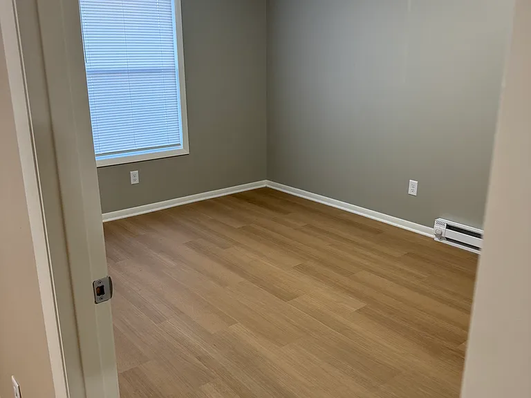 201 Begonia St NE #7 — Photo 3