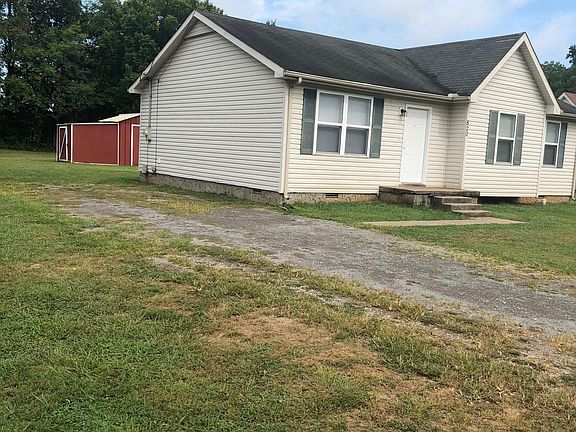 2nd image of 820 Valley Dr