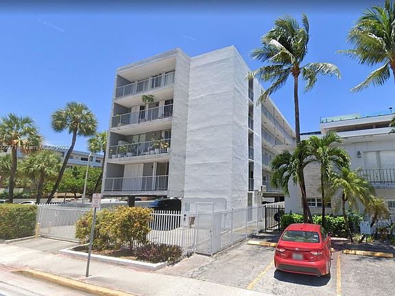 2nd image of 1615 West Ave APT 501