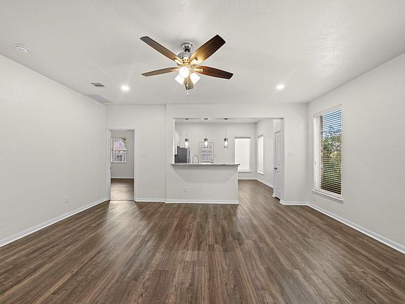 5th image of 8122 Heartbrook Field Ln