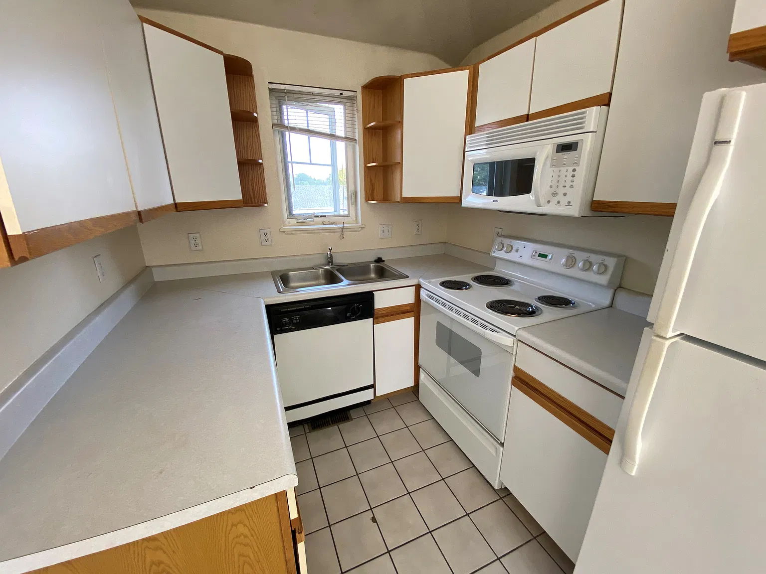 2 bed, 500 sqft, $1,595 — Photo 3