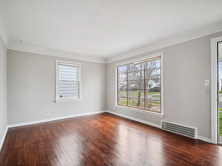 14416 Krems Ave — Photo 10
