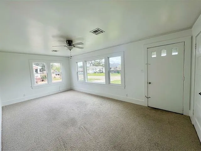 3 bed, 1272 sqft, $1,850 — Photo 2