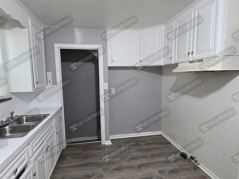 16647 Rossini Dr — Photo 15