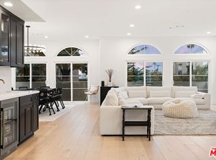 1182 Wellesley Ave APT 401, Los Angeles, CA 90049