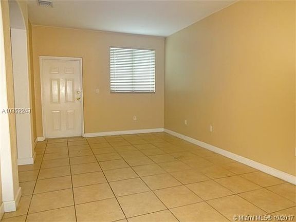 2nd image of 2731 SE 17th Ave Unit 111