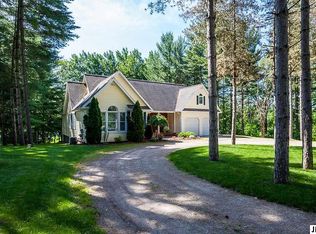 283 Dolores Dr, Pleasant Lake, MI 49272