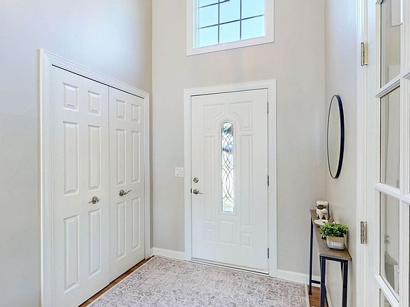 2nd image of 10431 Oviatt Ln