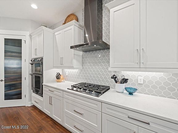 4th image of 3082 Morton Way
