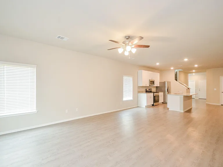 25513 Blossom Ct — Photo 3