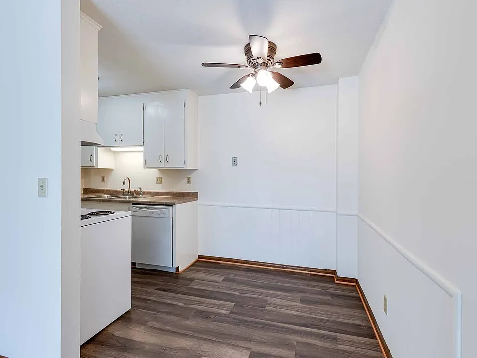 Apache Manor Apartments