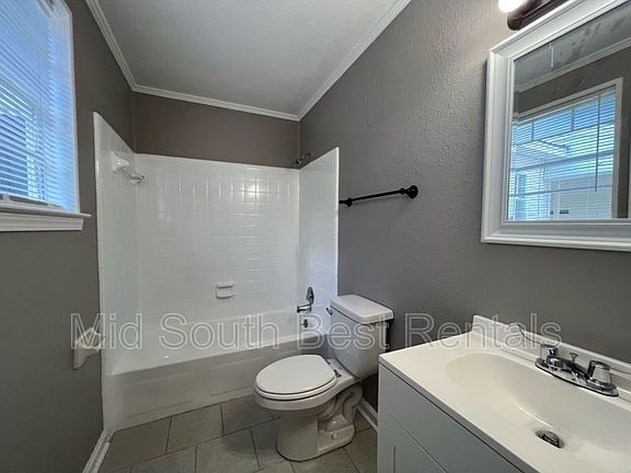 5th image of 6477 Birkenhead Rd