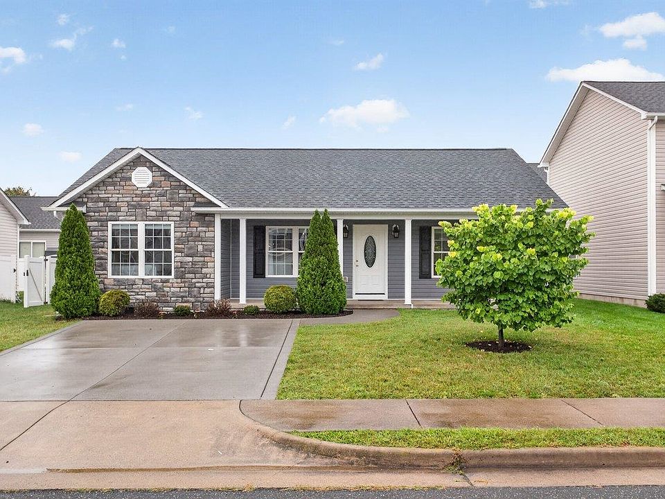 1st image of 223 Dylan Cir