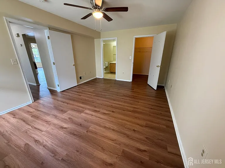 1102 Stony Brook Way — Photo 8