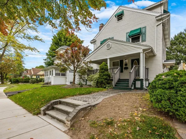 305 Plymouth Dr, Syracuse, NY 13206