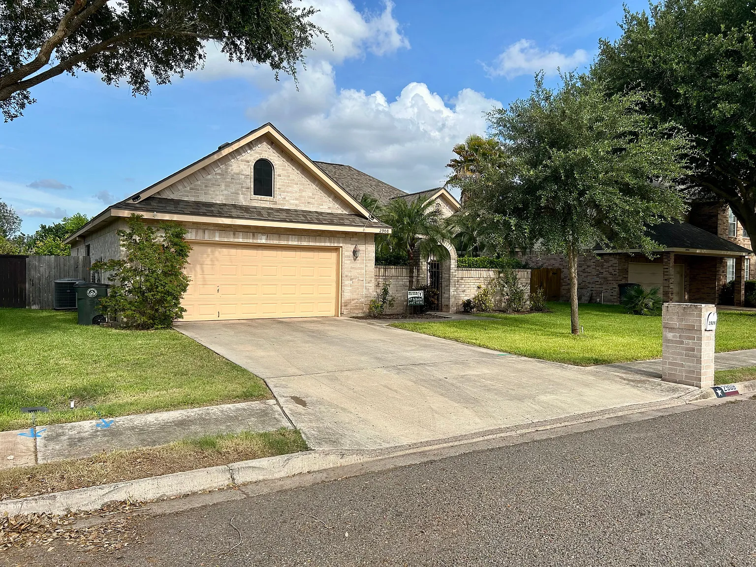 5 bed, 4.0 bath, 2804 sqft, $3,650 — Photo 2