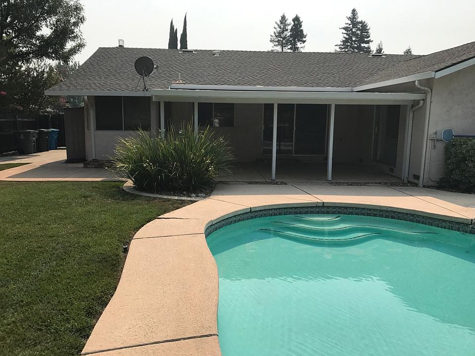1st image of 430 Seville Pl