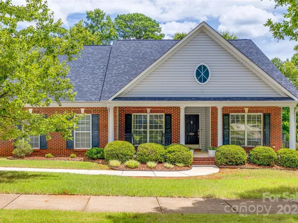 1405 Shade Tree Ct, Matthews, NC 28104
