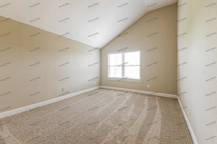 1229 Old Barn Ln — Photo 8