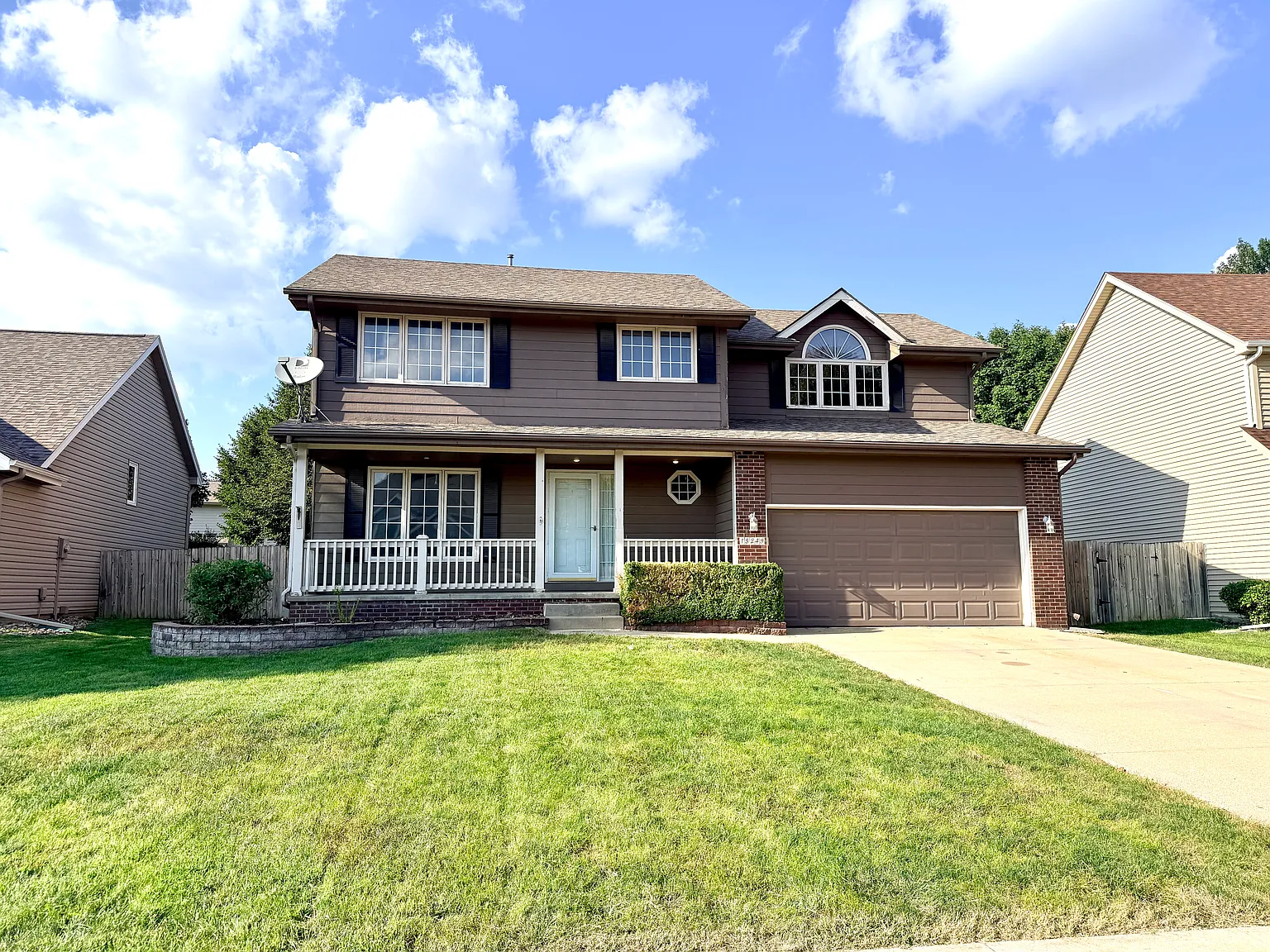 3 bed, 2.5 bath, 2174 sqft, $2,250 — Photo 1