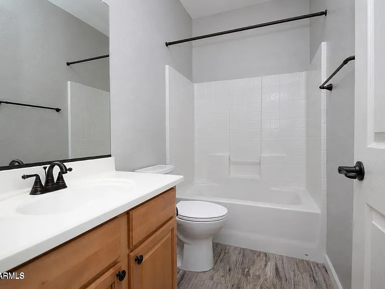 232 W Stanley Ave — Photo 14