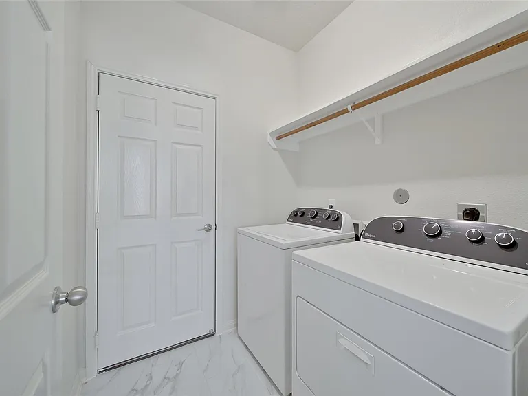 305 Crooked Pine Ct — Photo 24