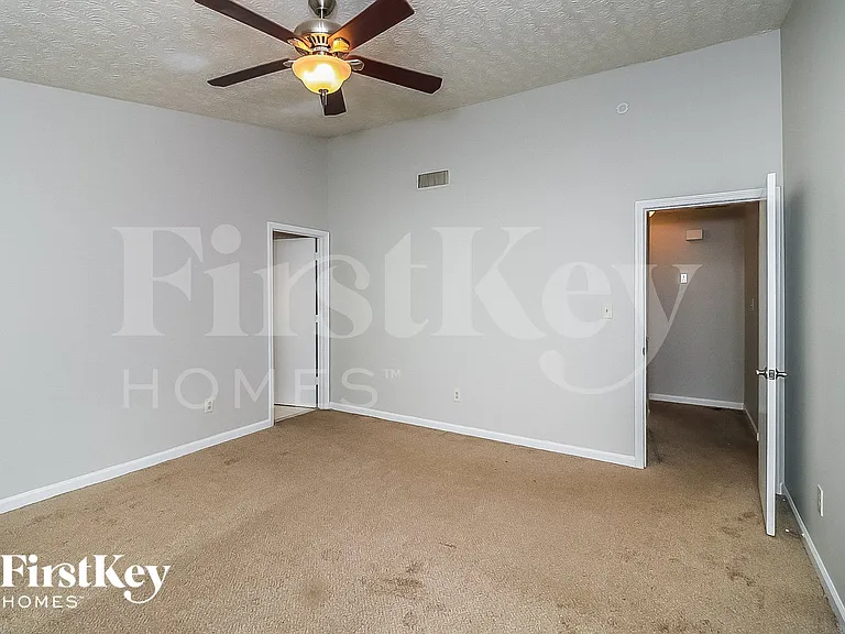 4745 Roswell Mill Dr — Photo 9