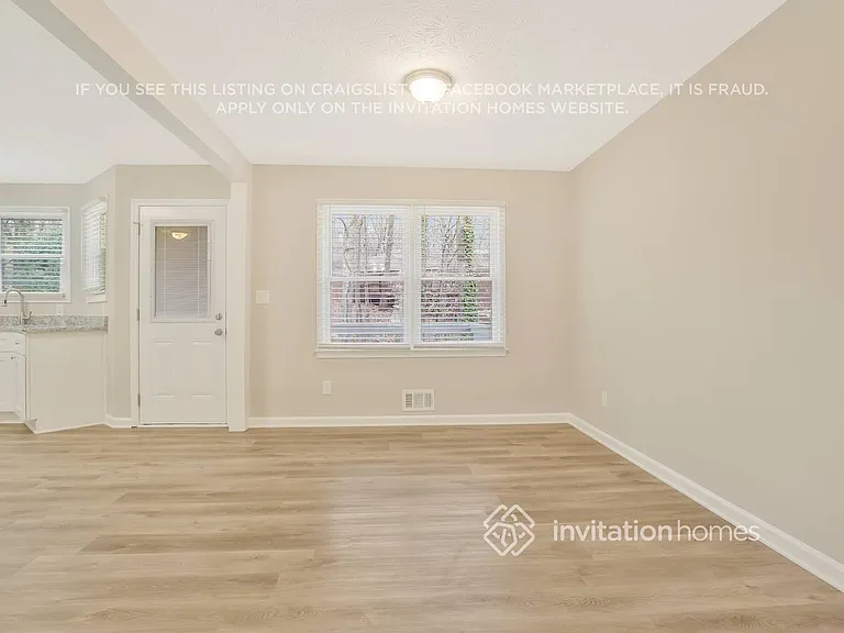 1648 Roman Point Dr — Photo 10