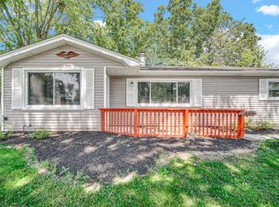 442 W Auburn Ln, Crete, IL 60417