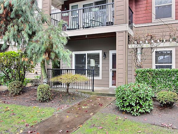 3rd image of 2126 Palisade Blvd