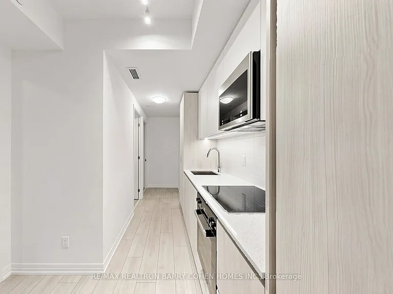 400 King St W #1922 — Photo 18
