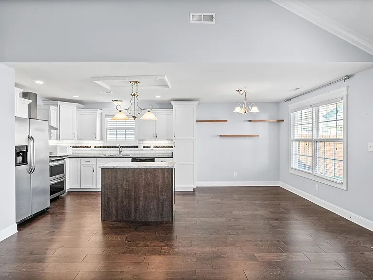 3753 Windmill Dr — Photo 8