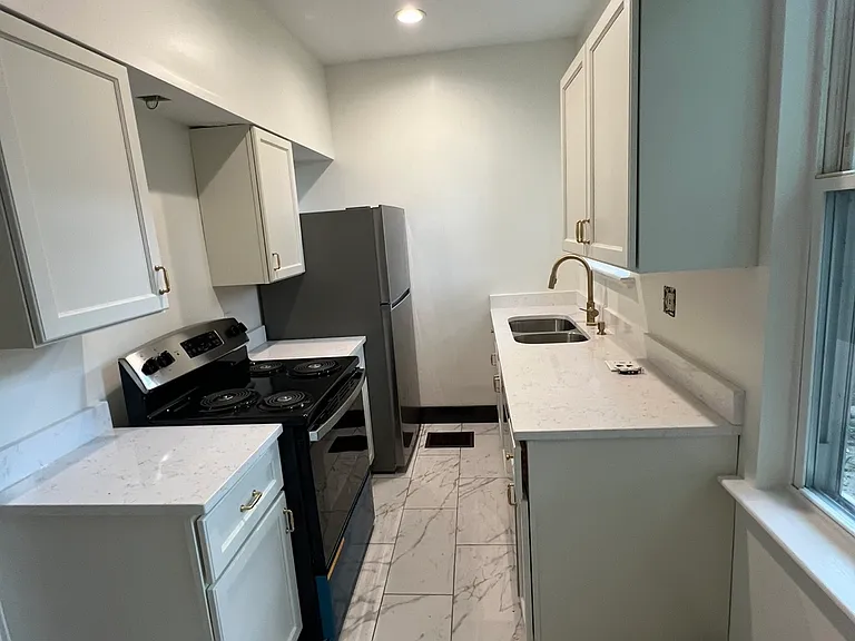 118 Kenner St #1 — Photo 4