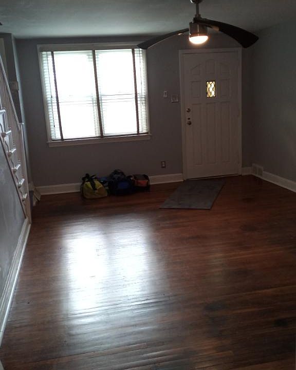 1st image of 233 W 21st St