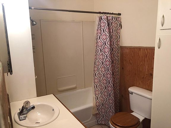 3rd image of 630 W Olive St