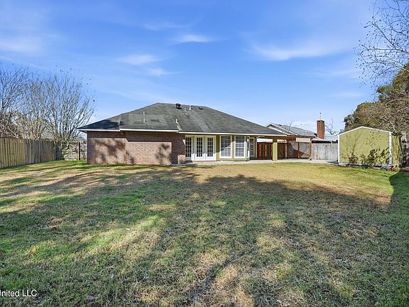 5th image of 2091 Carolwood Dr