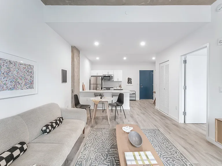 The Mercer — Photo 27