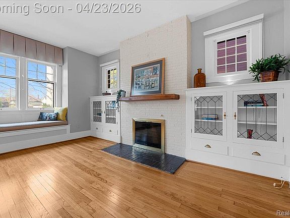 2nd image of 685 W Bethune St