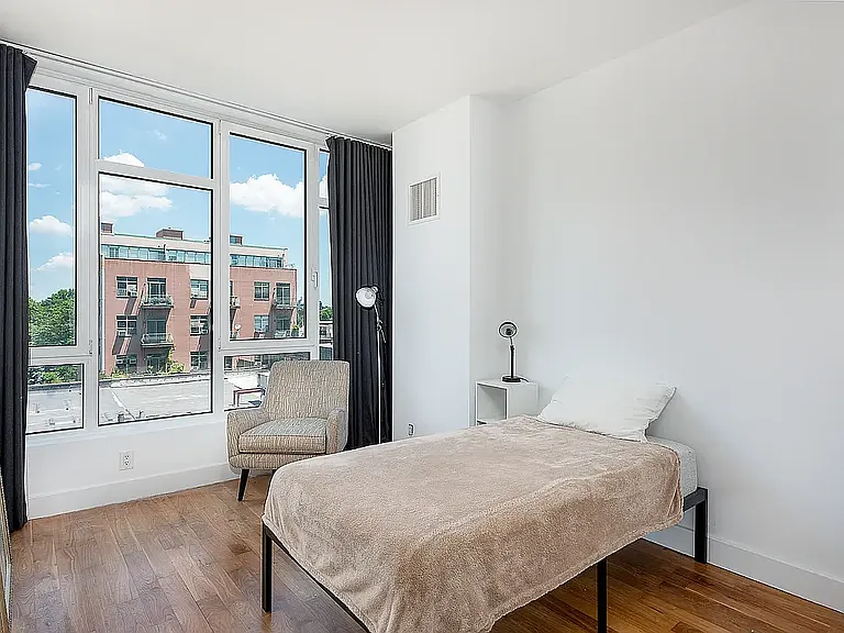 214 N 11th St #5C — Photo 7