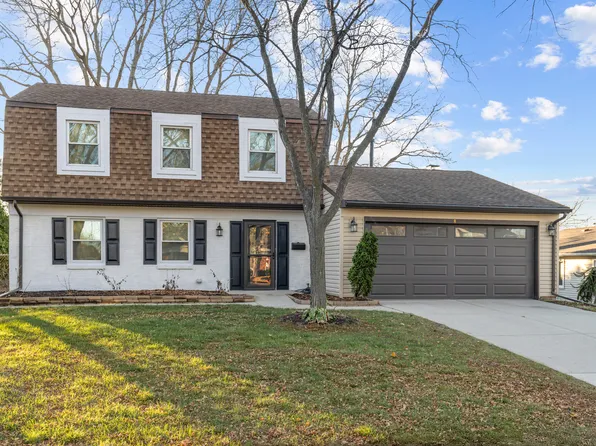 8 Emerson Dr, Schaumburg, IL 60194