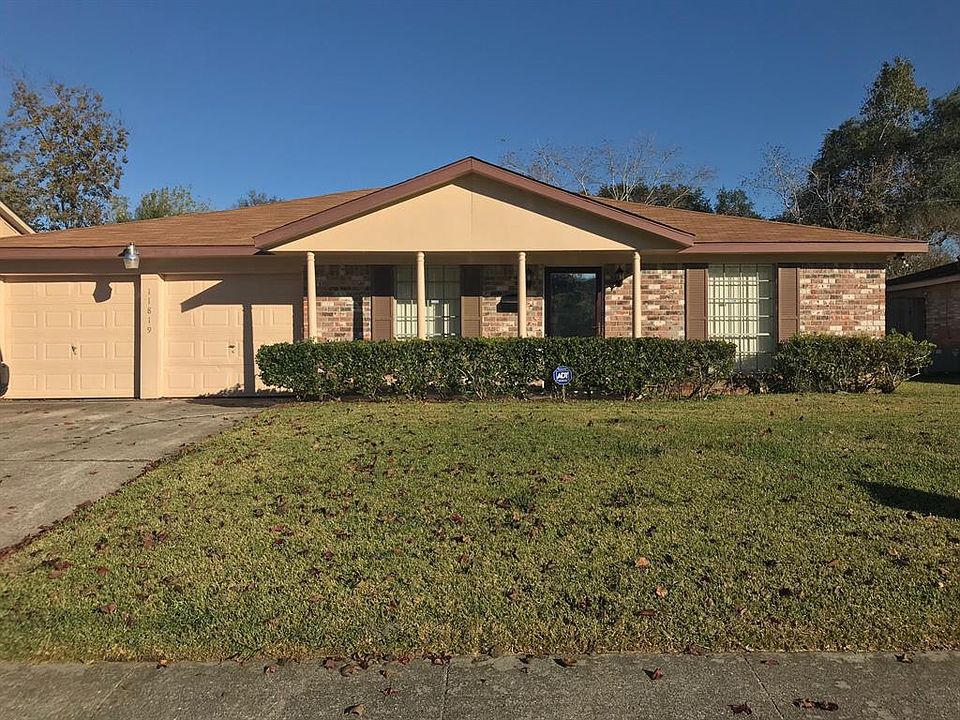 1st image of 11819 S Willowdale Cir