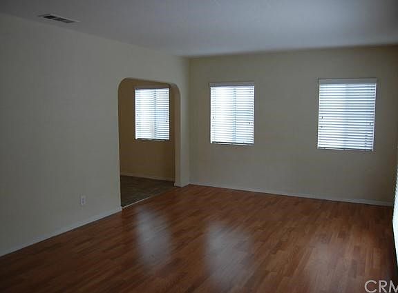 5th image of 742 W Marshall Blvd