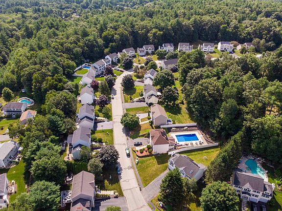4th image of 11 Wintergreen Drive