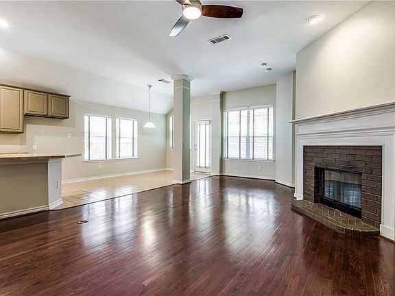 3rd image of 2846 Sparks Dr