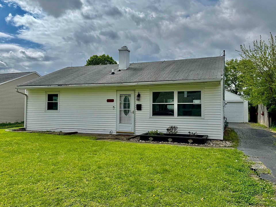 1st image of 1005 E Fischer St