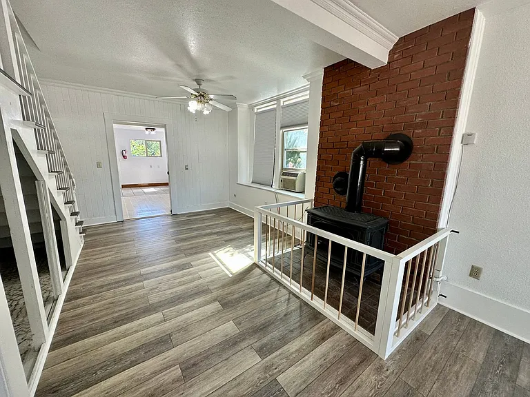 304 S Anderson St — Photo 27