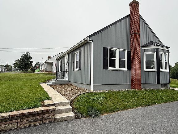 3rd image of 6609 Lincoln Way W